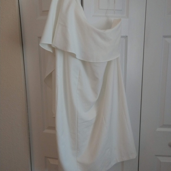 Off White Dress - Picture 3 of 3